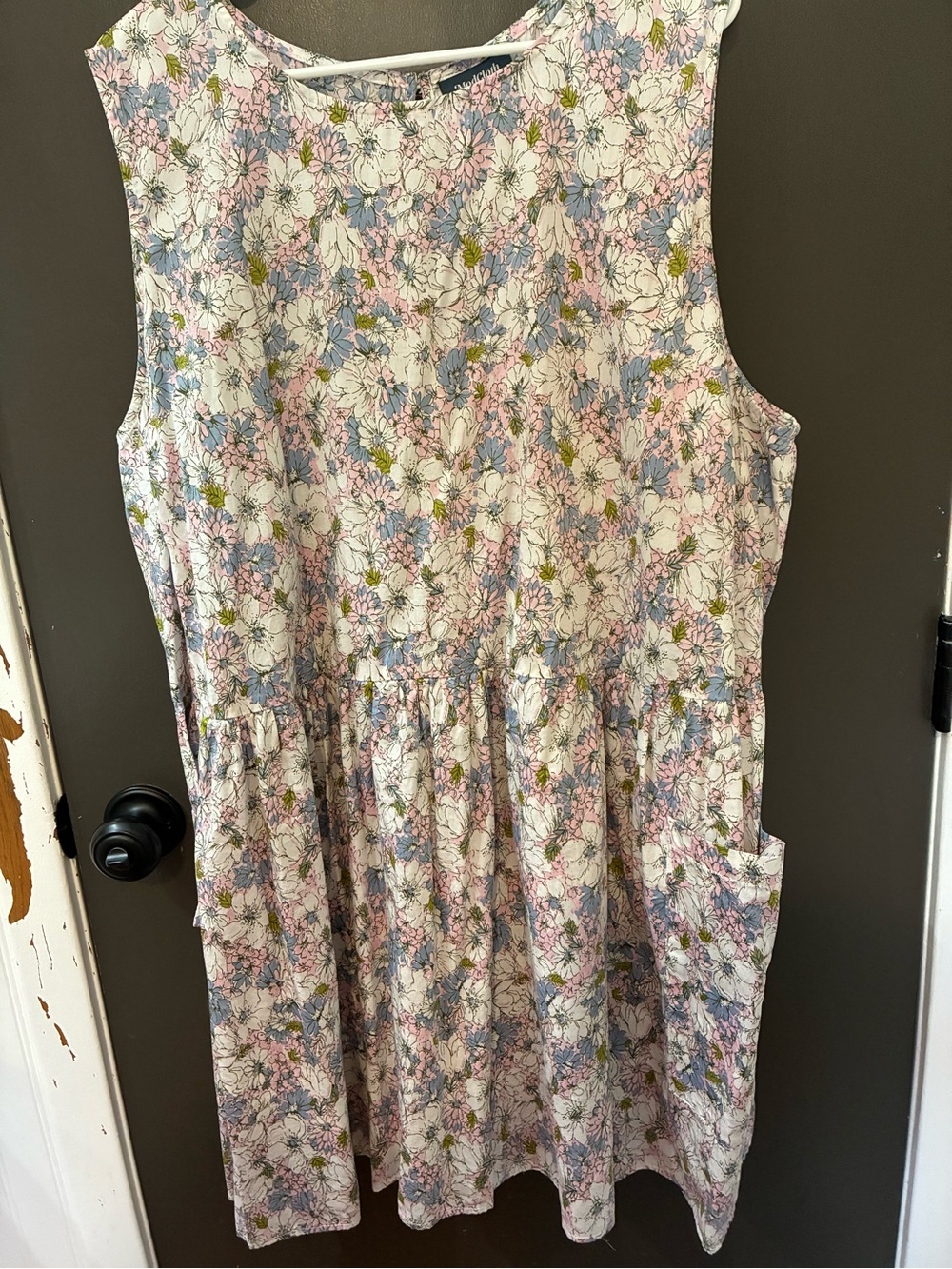 Gorgeous, gentle, feminine Pastel Floral Sleeveless Dress - like new!
